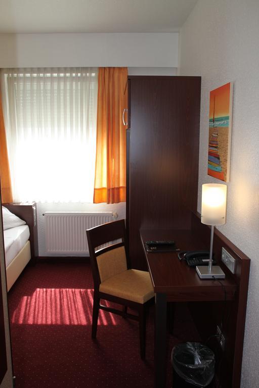 Haus Sparkuhl Hotel Garni Ανόβερο Δωμάτιο φωτογραφία
